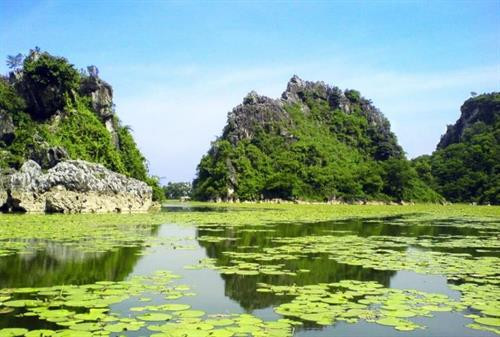 资料图:关山湖是清化省的著名旅游景点之一。图自互联网 资料图:关山湖是清化省的著名旅游景点之一。图自互联网