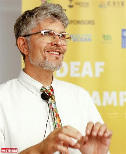 Hatch Ventures 公司董事长Aaron Everhart。图自《越南画报》 Hatch Ventures 公司董事长Aaron Everhart。图自《越南画报》