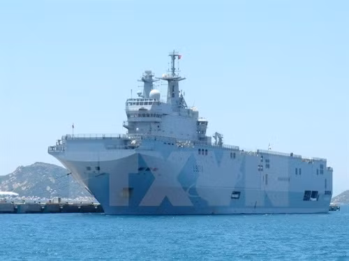 法国海军舰艇对越南进行访问。（图片来源：越通社）