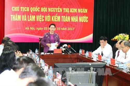 越南国会主席阮氏金银在工作会谈上发言。（图片来源：越通社）