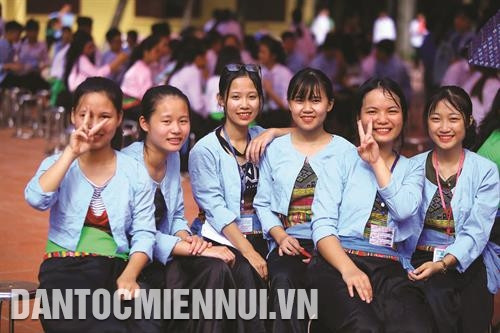 河内市少数民族寄宿制学校是对首都河内13个山区乡少数民族同胞子女培训和教育之地。