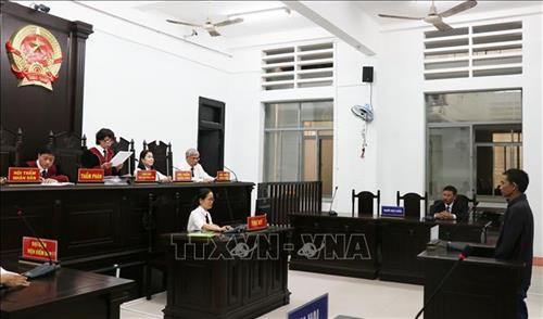 潘文平因涉嫌“煽动颠覆人民政府罪”被判14年监禁。图自越通社 潘文平因涉嫌“煽动颠覆人民政府罪”被判14年监禁。图自越通社