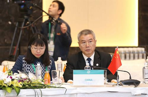 出席会议的中国代表。（图片来源：越通社）