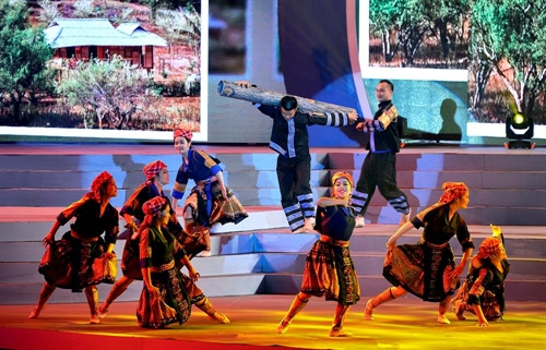 越南各民族文化日精彩开幕。(图片来源:越通社) 越南各民族文化日精彩开幕。(图片来源:越通社)