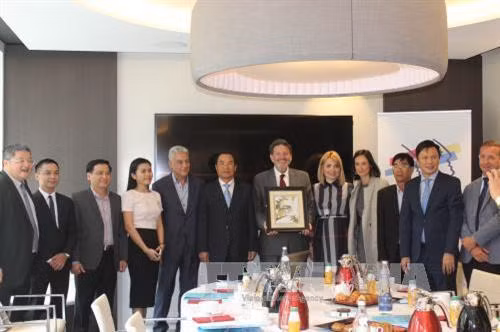 出席研讨会的代表们。（图片来源：越通社）