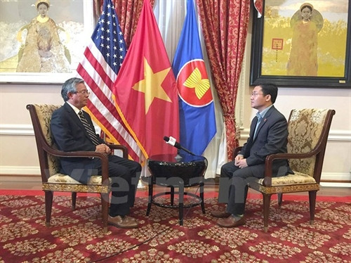 越通社驻华盛顿记者就越美双边关系以及两国合作潜力等对越南驻美大使范光荣进行专访。（图片来源：越通社）