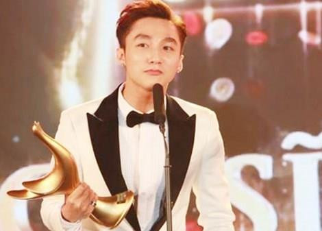 越南歌手山松。图自互联网 越南歌手山松。图自互联网