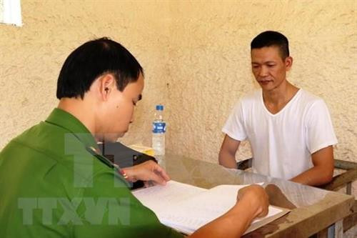 两个赌博团伙的头目是黎景宝被捕。图自越通社