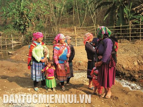 芒勒县共有2000户，人口1.36万，是清化省居住着蒙族人最多的县份。