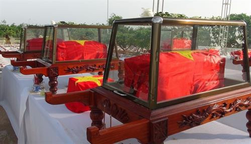 在老牺牲的越南志愿军烈士遗骸。(图片来源:越通社) 在老牺牲的越南志愿军烈士遗骸。(图片来源:越通社)