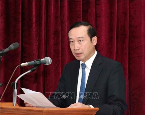 越南外交部部长助理阮文草发表讲话。图自越通社