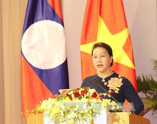 越南国会主席阮氏金银在会上致开幕词。（图片来源：越通社）