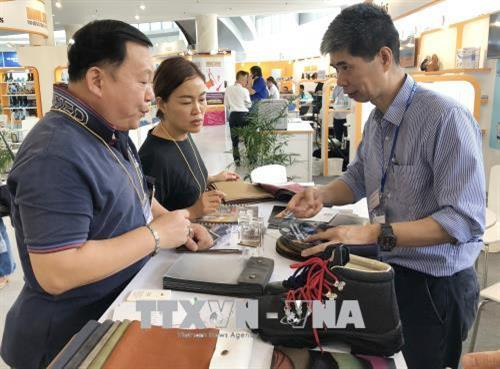 展会参观者。（图片来源：越通社）