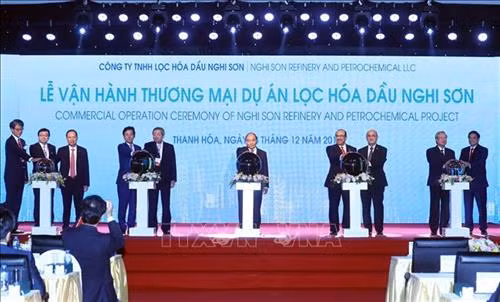 阮春福出席商业化运行启动仪式。图自越通社 阮春福出席商业化运行启动仪式。图自越通社