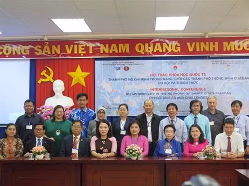 参会代表合影。图自越通社