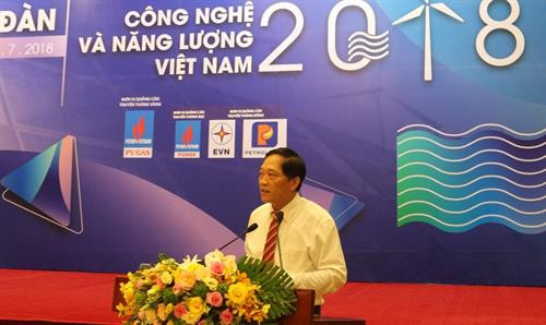 越南科学与技术部副部长陈文松发表讲话 图自https://petrotimes.vn 越南科学与技术部副部长陈文松发表讲话 图自https://petrotimes.vn