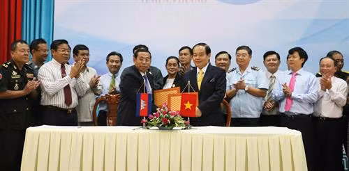 双方签署仪式。（图片来源：越通社）