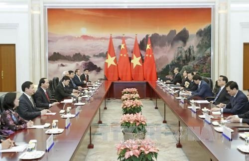 国家主席陈大光（左排）会见中国国务院总理李克强。（图片来源：越通社）