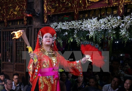 三母祀母信仰——跳神（图片来源：越通社）