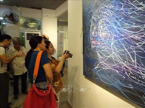越法友好美术展。 图自越通社