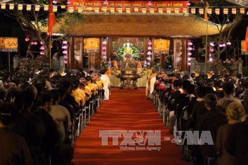 山罗省举行超度法会缅怀革命先烈。（图片来源：越通社）