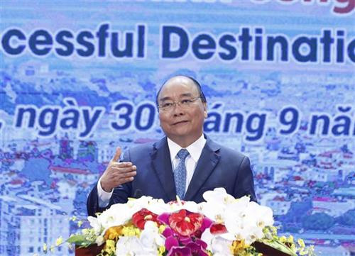 越南政府总理阮春福在会上发表讲话。图自越通社