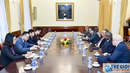 越南外交部副部长阮国强会见非洲各国驻越大使。图自http://baoquocte.vn