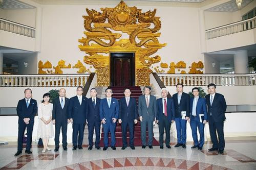 双方代表合影。图自越通社 双方代表合影。图自越通社