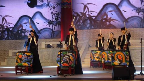 “大邱市色彩” 文化节表演节目。（图片来源：越通社）