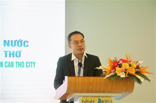 马新企业代表团团长拿督·威廉在会上发言。图自越通社