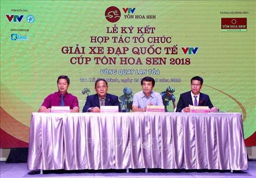 80多名运动员将参加2018年第三次VTV莲花钢板杯国际自行车赛 ảnh 1 80多名运动员将参加2018年第三次VTV莲花钢板杯国际自行车赛 ảnh 1