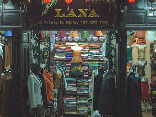 会安市裁缝店。（图片来源: 越通社）
