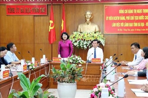 邓氏玉盛发表讲话。图自越通社