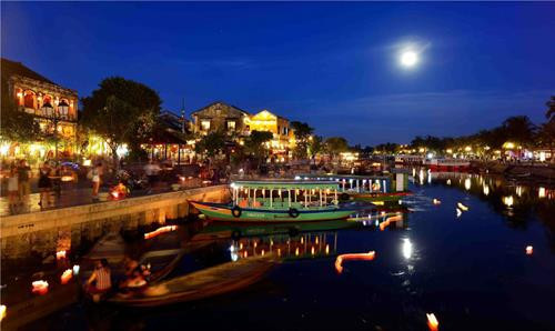 会安夜景 图自互联网 会安夜景 图自互联网
