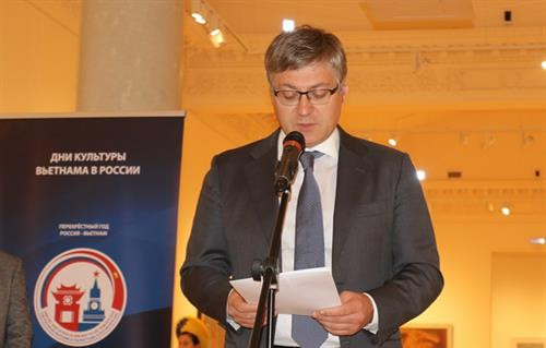 俄罗斯联邦文化部副部长帕维尔斯·捷潘诺夫在开幕式上发表讲话。图自越通社 俄罗斯联邦文化部副部长帕维尔斯·捷潘诺夫在开幕式上发表讲话。图自越通社