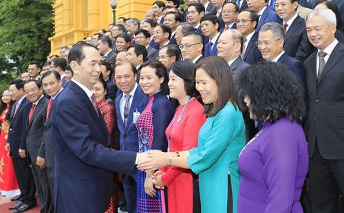 陈大光会见出席第30届外交会议的越南驻外首席代表。越通社 颜创 摄