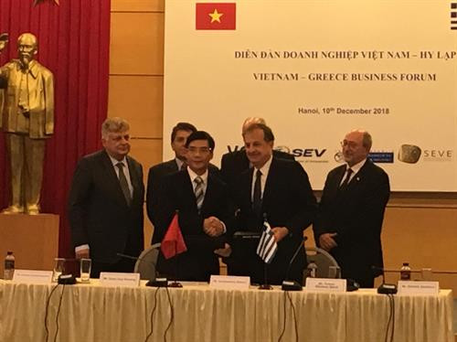 越南工商会12月10日在河内召开越南希腊企业论坛。 图自越通社