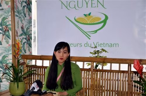 越南餐厅Saveurs du Viet Nam经理阮黎花。图自越通社 越南餐厅Saveurs du Viet Nam经理阮黎花。图自越通社