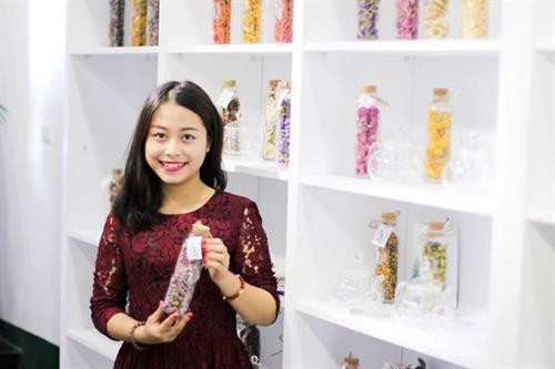 有机花茶品牌的老板梅美玲。图自互联网