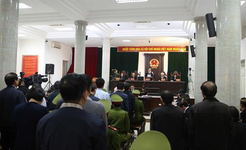 郑春青及其同案犯。（图片来源：越通社）