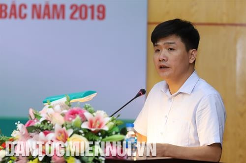 北件省邮局局长陈高怀在会议上发表讲话。记者 黄河 摄