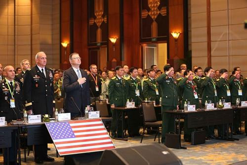 参会代表 图自越通社