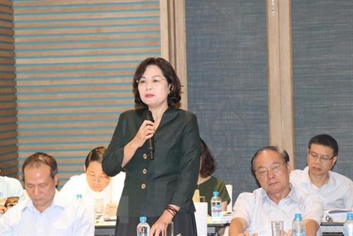 越南国家银行副行长阮氏鸿在会议上发表讲话。图自越通社 越南国家银行副行长阮氏鸿在会议上发表讲话。图自越通社