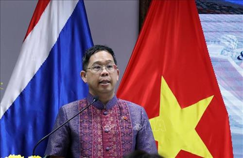 泰国驻胡志明市总领事阿皮拉特发表讲话。图自越通社 泰国驻胡志明市总领事阿皮拉特发表讲话。图自越通社