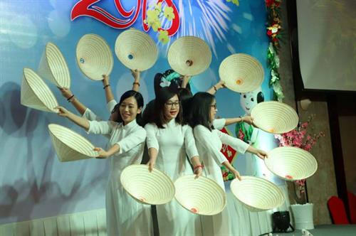 2018戊戌年春节招待会上的文艺节目。（图片来源于互联网）