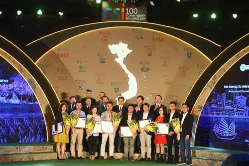 “可持续企业”新闻奖颁奖仪式。图自越通社