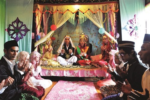 安江省占族同胞的婚礼在庄严和温馨的气氛中举行。