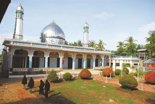 安富县仁会乡占族同胞的回教清真寺。