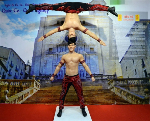 越南“杂技王子俩”江国基和江国业。(图片来源:因特网) 越南“杂技王子俩”江国基和江国业。(图片来源:因特网)