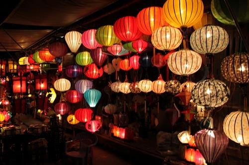 龙灯是会安市传统手工艺产品 图自互联网 龙灯是会安市传统手工艺产品 图自互联网